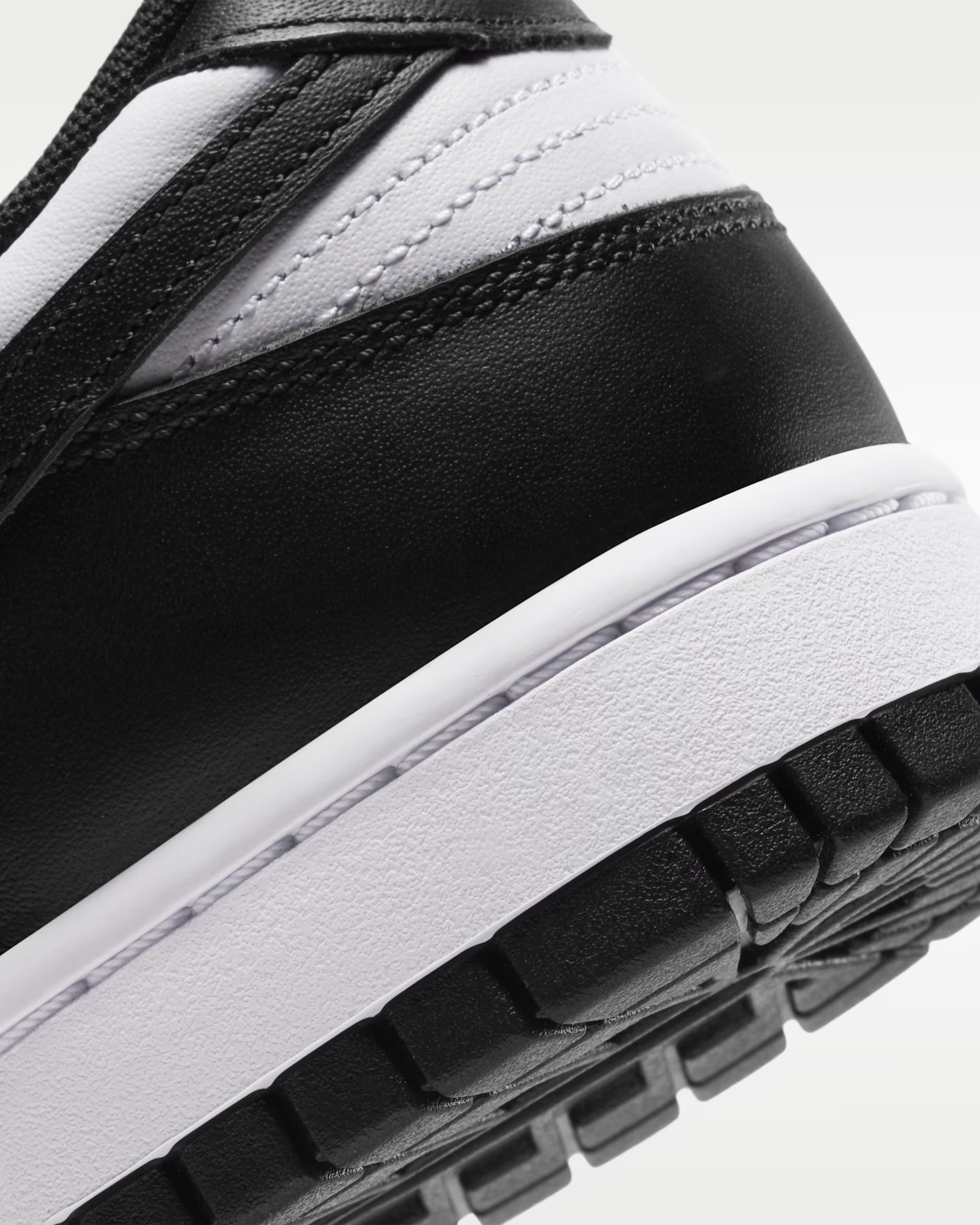 Nike Dunk Low Retro - Panda