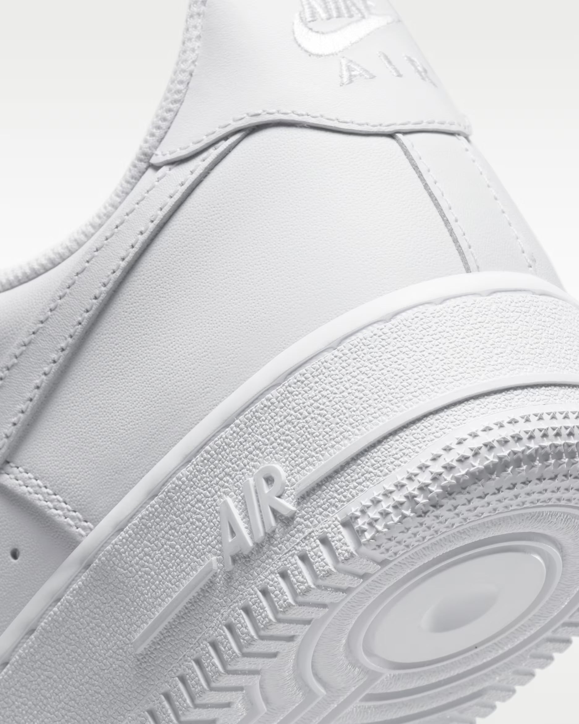 Nike Air Force 1 - Triple White