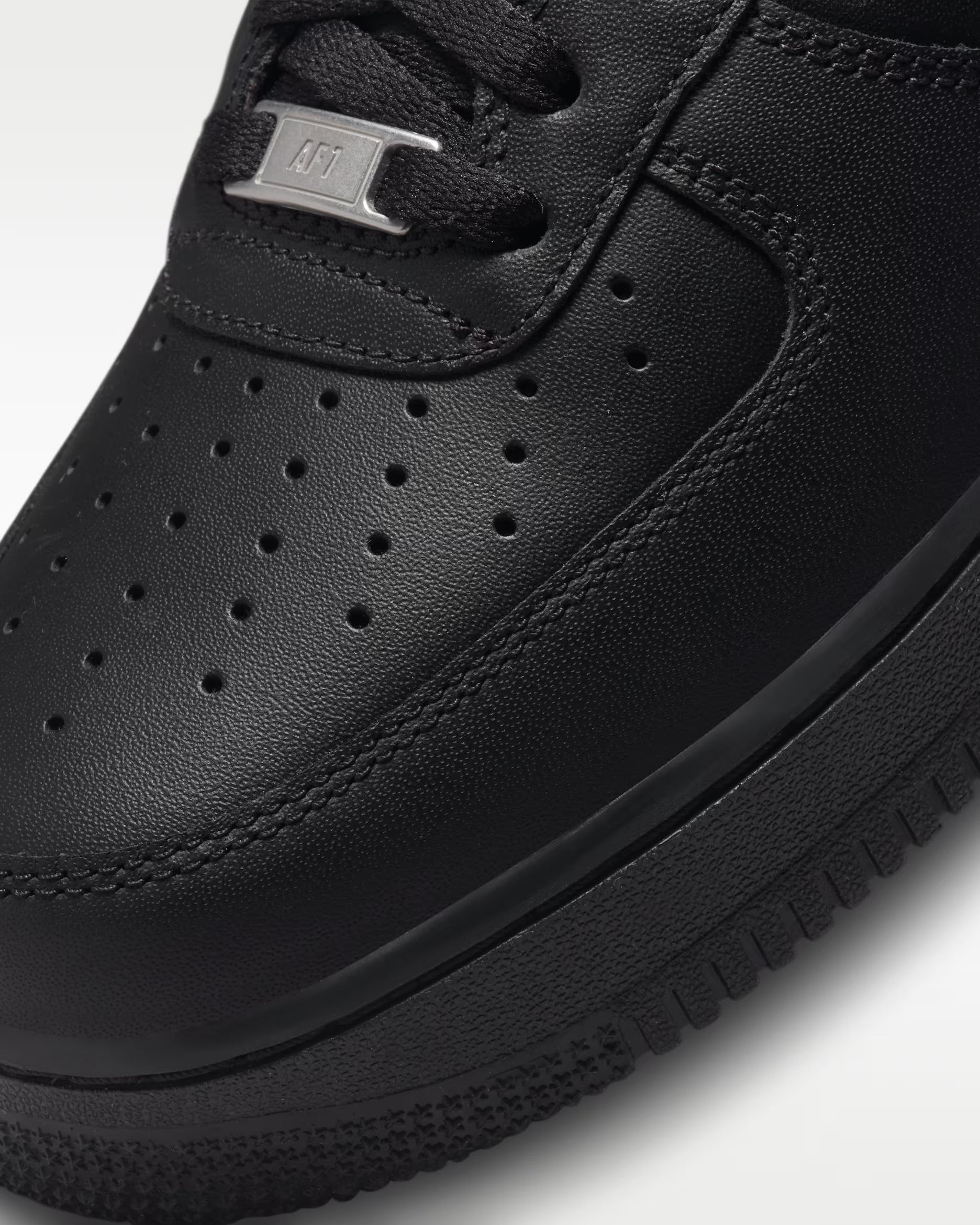 Nike Air Force 1 - Triple Black