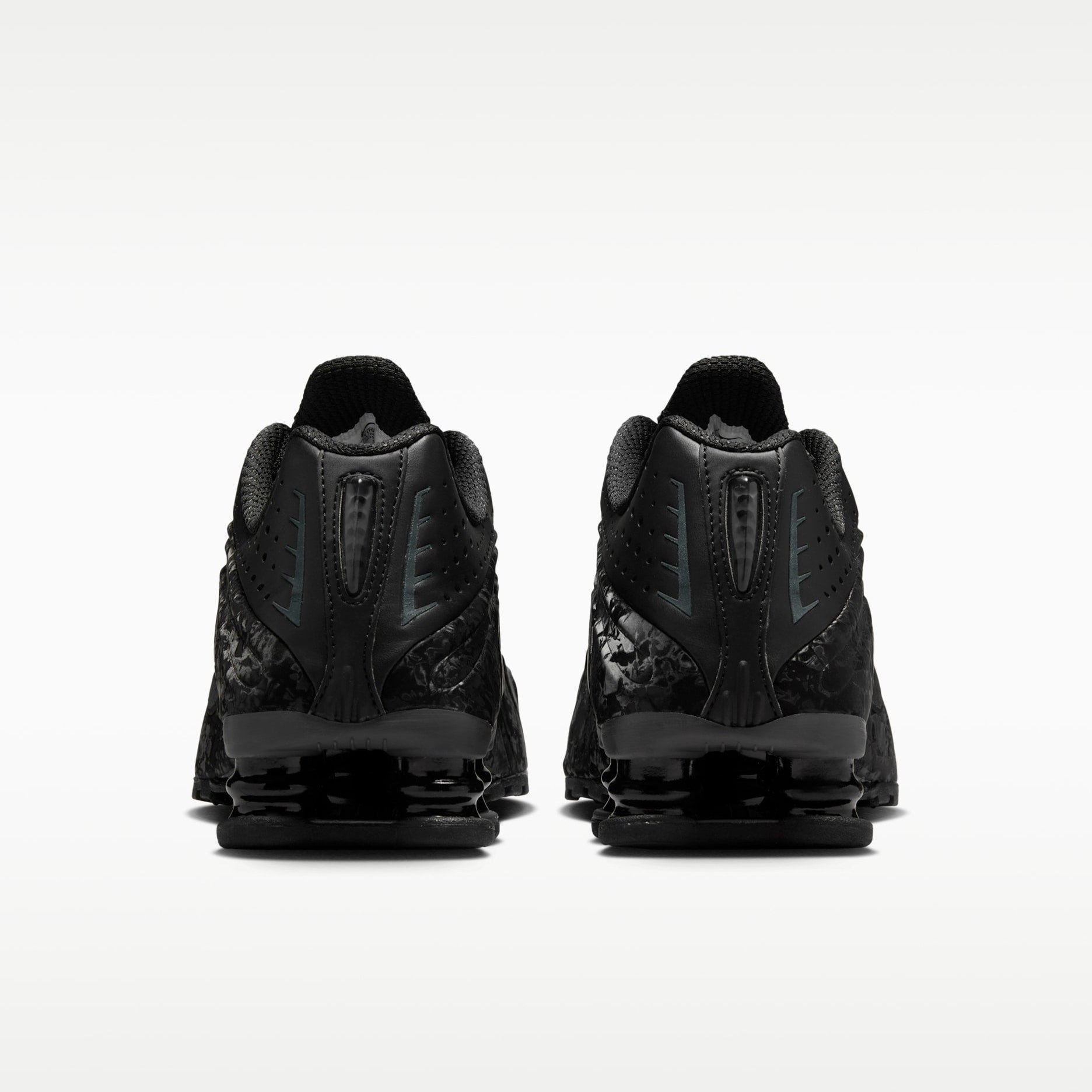 Nike Shox R4 - Black/Smokey Grey